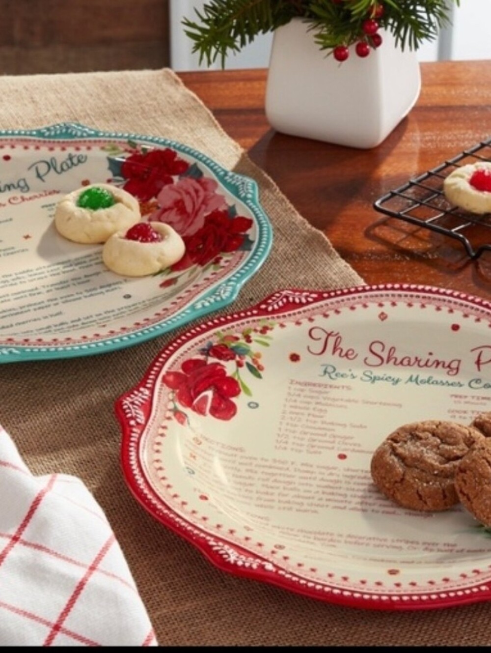 The Pioneer Woman Red and Green Holiday Sharing Plates